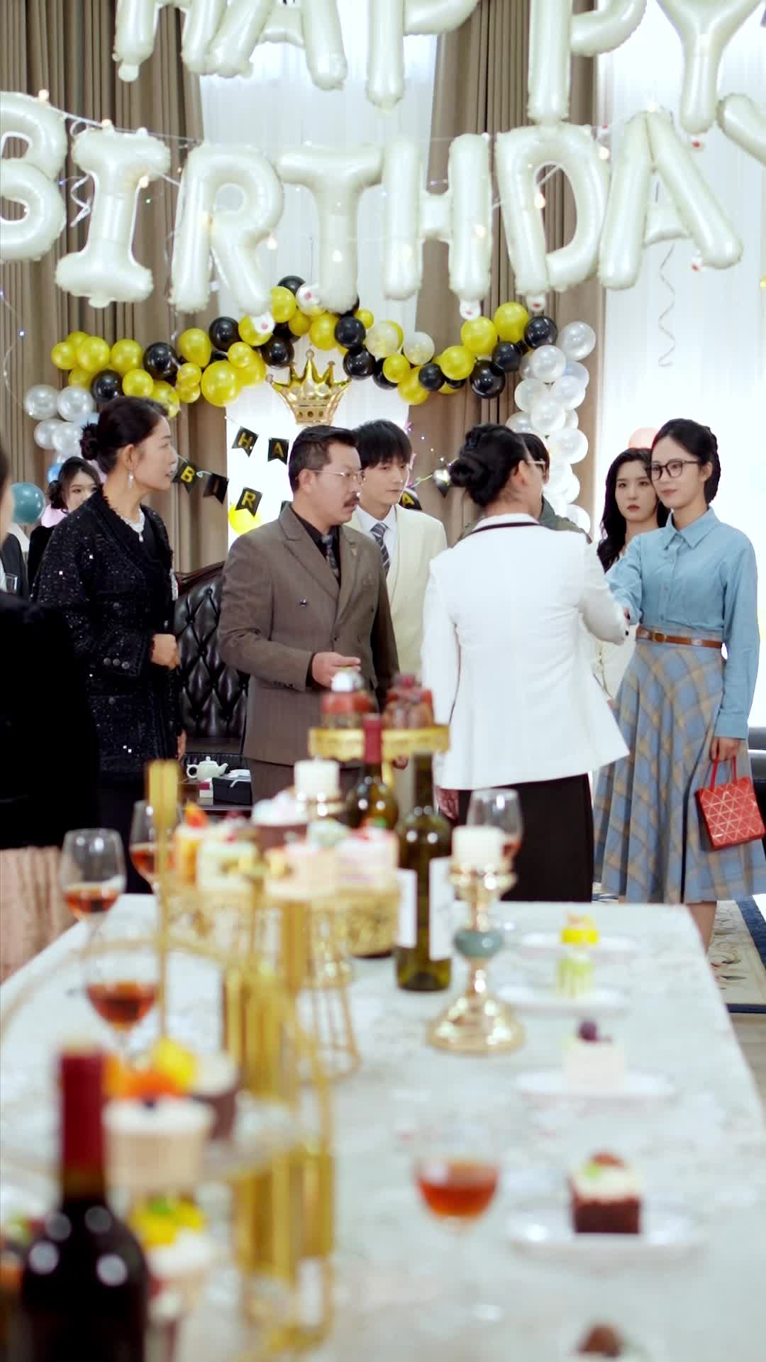 Episode 20 - The Real Heiress Fights Back with Grades